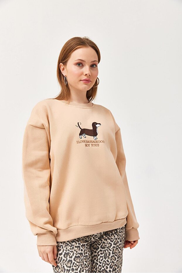 Embroidered Three-Strand Sweatshirt Beige
