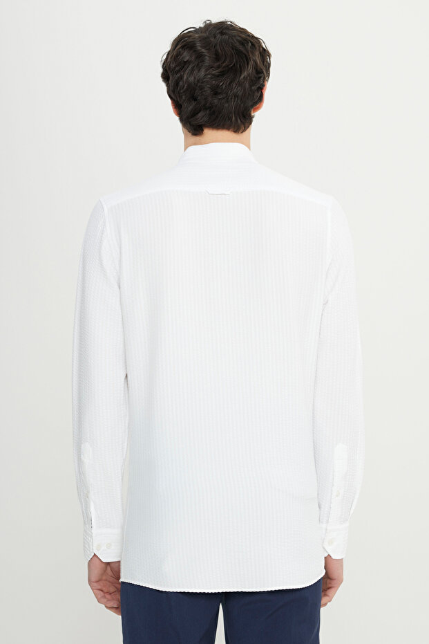 Erkek Beyaz Slim Fit Dar Kesim Düğmeli Yaka Armürlü Gofre Desenli Gömlek - 6