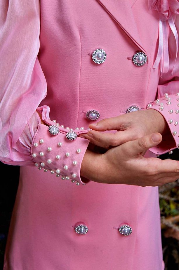 Kız Çocuk Bilekleri İnci Boncuk İşlemeli Kolları Şeffaf Kumaş Taş Düğme Detaylı Pembe Elbise - 6