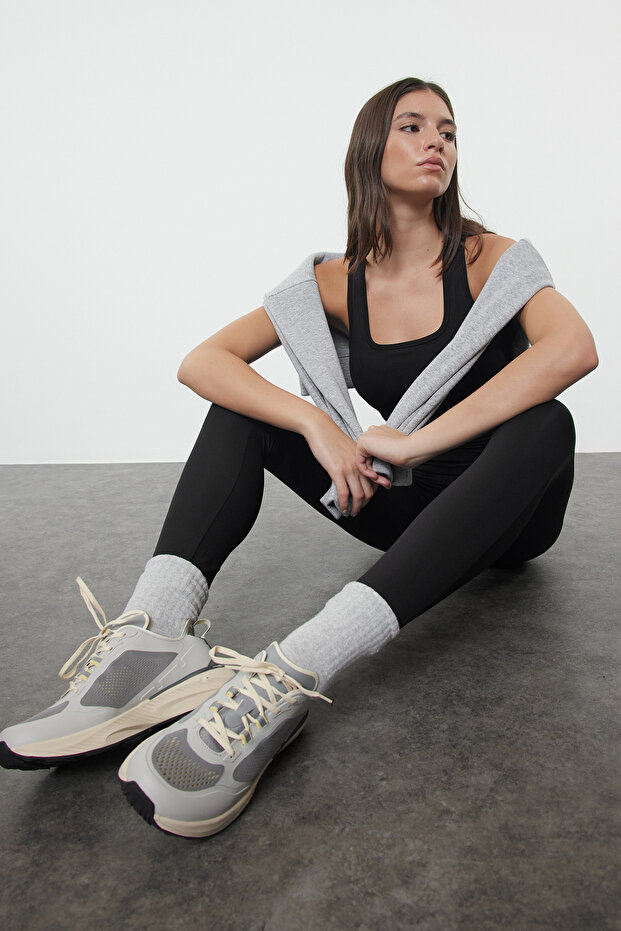 Siyah Mat Kumaş Sırt Detaylı Örme Spor Tulum THMAW25TU00001 - 4