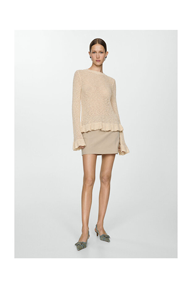 Sweater with ruffled ends - 7