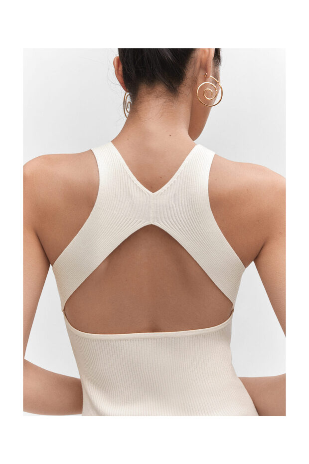 Knitted dress with open back - 7