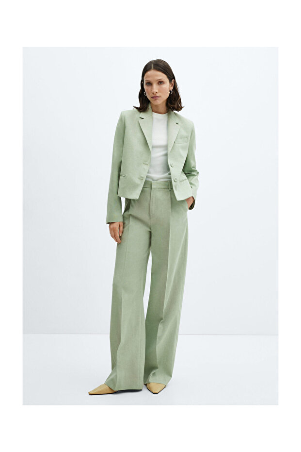 Cropped blazer with buttons - 8