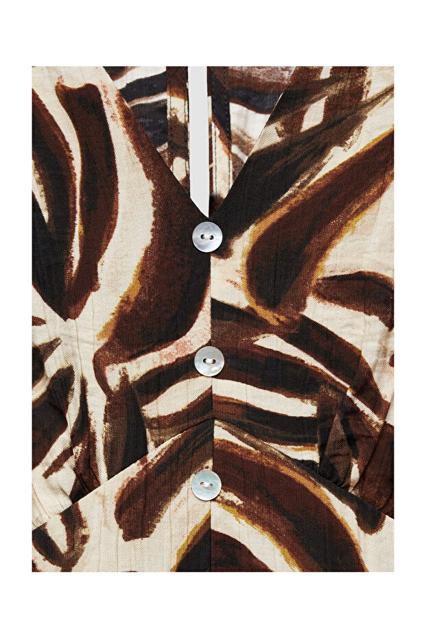 V-neck printed dress - 10