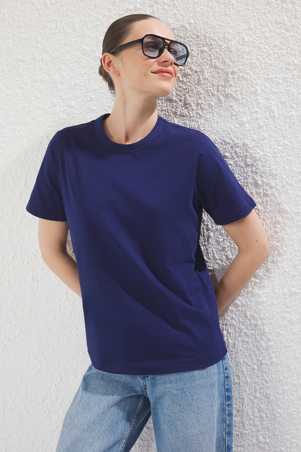 Lacivert %100 Pamuk Regular/Normal Kalıp Takma Yaka Detaylı Örme T-Shirt TWOSS25TS00181 - 1
