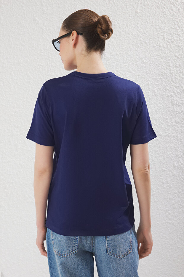 Lacivert %100 Pamuk Regular/Normal Kalıp Takma Yaka Detaylı Örme T-Shirt TWOSS25TS00181 - 4