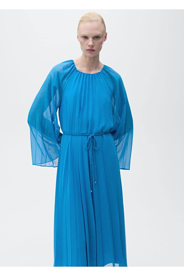 Plissiertes Kleid mit Glockenärmeln - 6