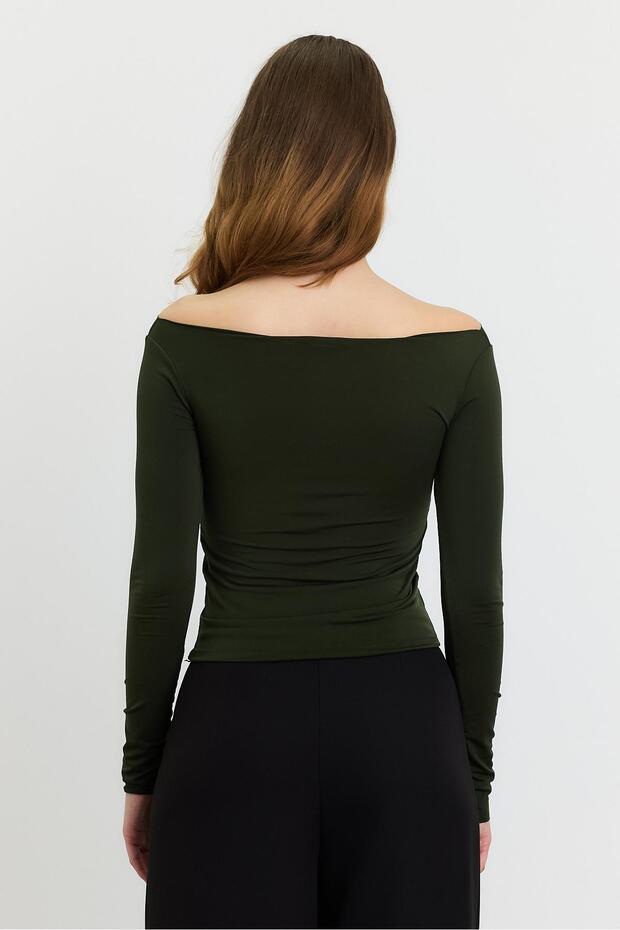 بلوزة خضراء - موديل 20178، تفاصيل برباط - 5