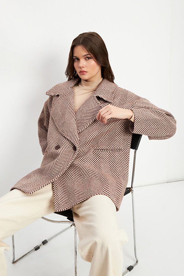 معطف كاشي كبير الحجم مبطن بنقشة مربعة - 5