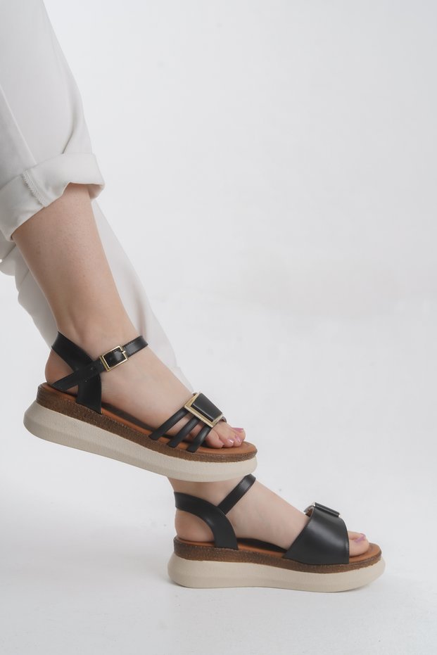 Black Colored New Season Women's Buckle Sandals 09833