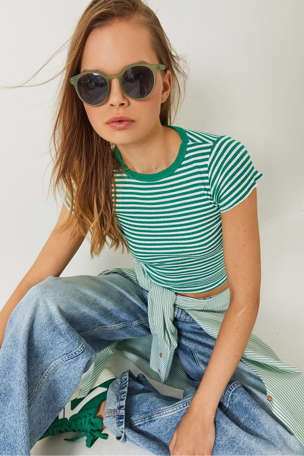 Women's Green and White Striped Ribbed Camisole Basic T-Shirt 60261475