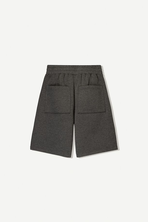 Neopren görünümlü oversize bermuda şort - 5