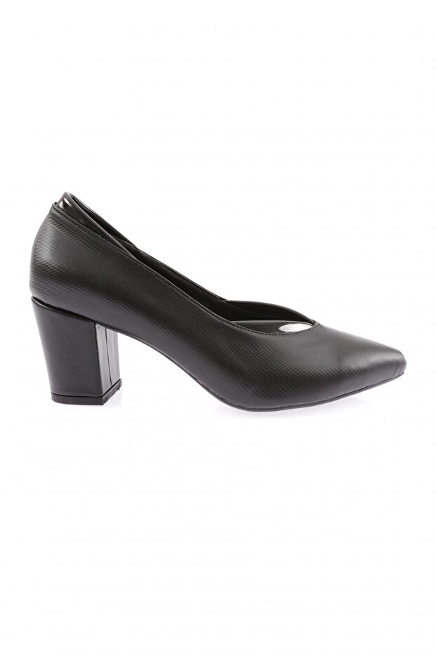 615 Women's Pointed Toe V-Cut Heeled Shoes Black Laser