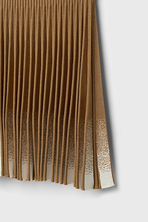 V Yaka Triko Elbise - 7