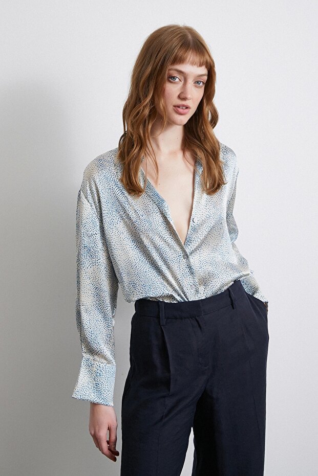 V-neck patterned satin shirt blue