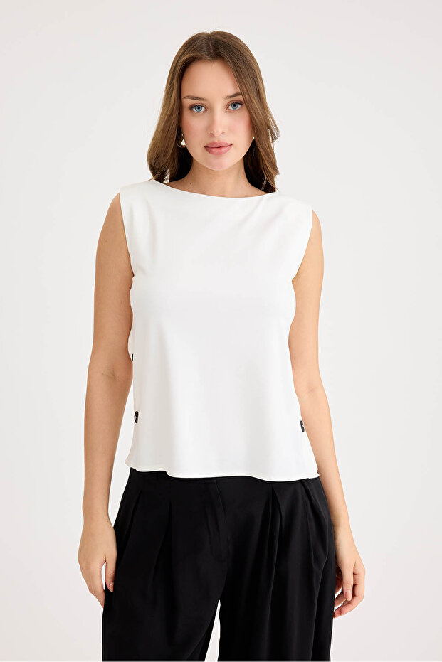 بلوزة مودال بأكمام صفر وأزرار جانبية - 1