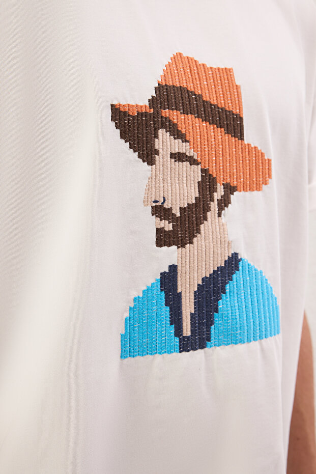 Ekru Oversize/Geniş Kesim Nakışlı Kalın %100 Pamuk T-Shirt TMNSS25TS00011 - 5