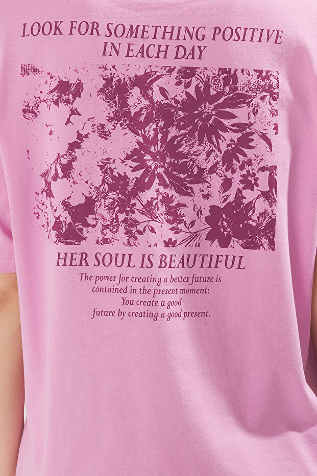 Pembe %100 Kalın Pamuklu Ön ve Arka Baskılı Oversize Kalıp Örme T-Shirt TWOSS23TS00269 - 3