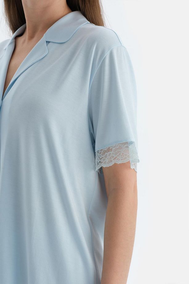 Açık Mavi Dantel Detaylı Kısa Kollu Gömlek Şort Pijama Takımı - 5