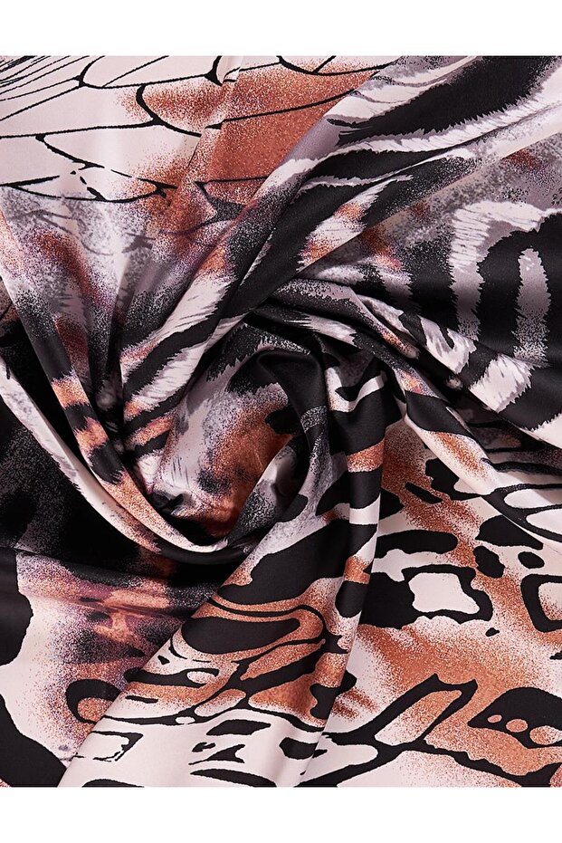 وشاح بطبعة جلد الفهد باللون البيج والبني - 2