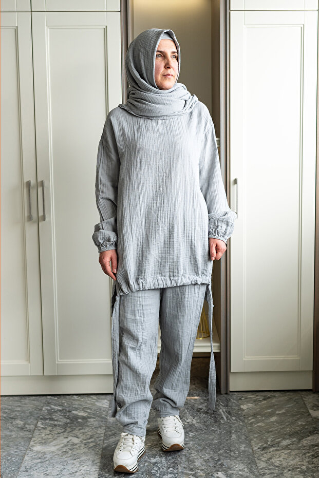 Ravi Muslin Women's Tunic Hajj & Umrah Suit