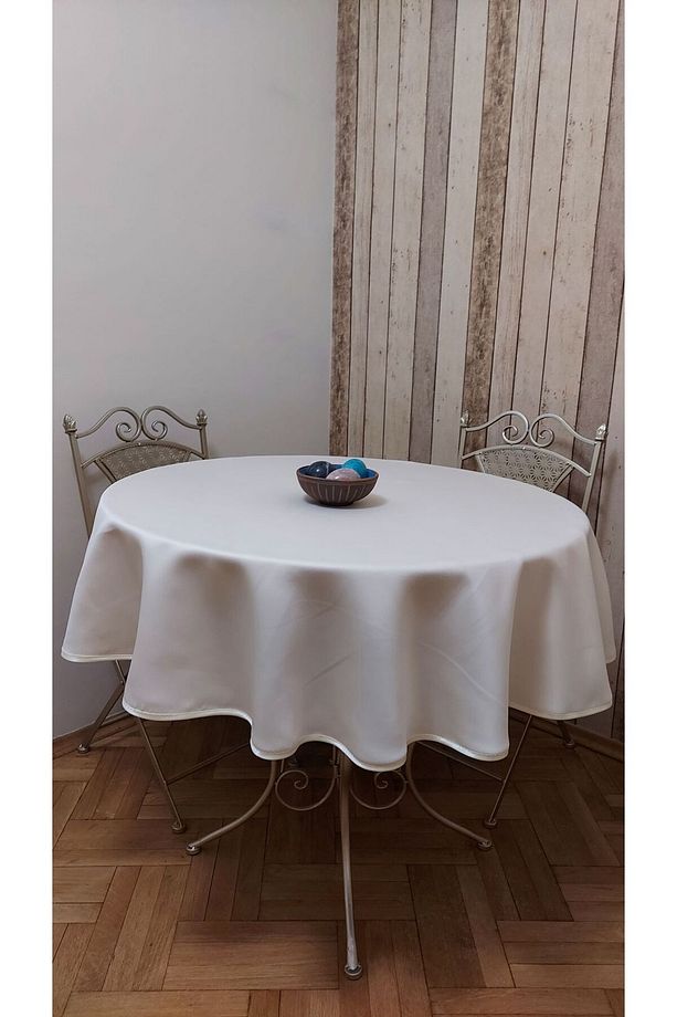 Lüks Fonluk Kumaştan Mamul,dertsiz,fiskos,yemek Masası Örtüsü .çap 150 Cm. - 2