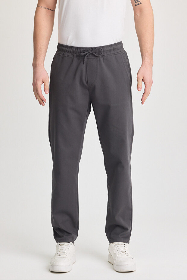 Men's Gray Color Elastic Waist Quality Relaxed Cut Jogger Pants