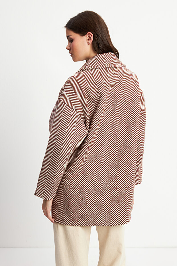 معطف كاشي كبير الحجم مبطن بنقشة مربعة - 4