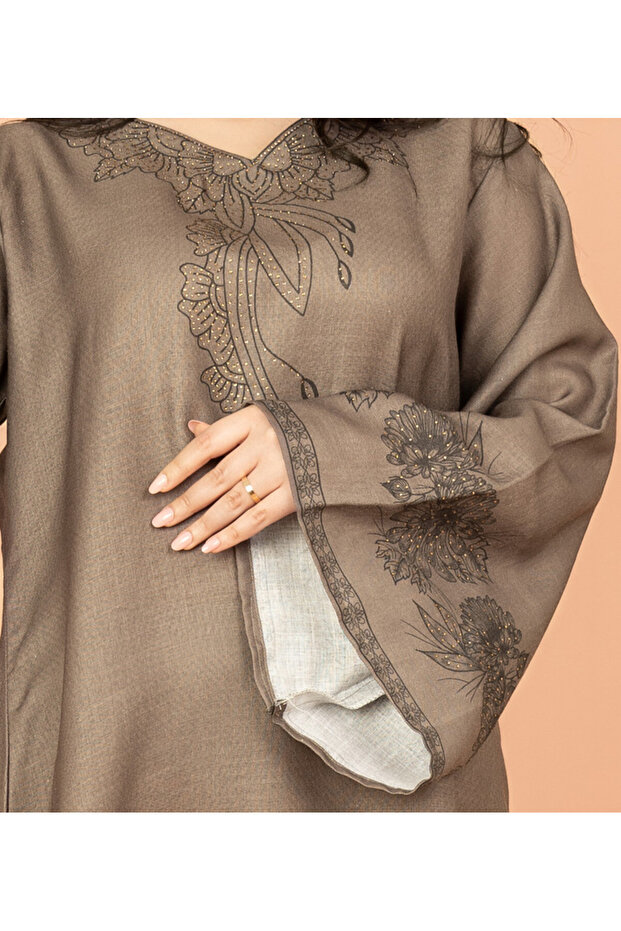 جلابية سادة مزينة بلمسة زهورية - 2