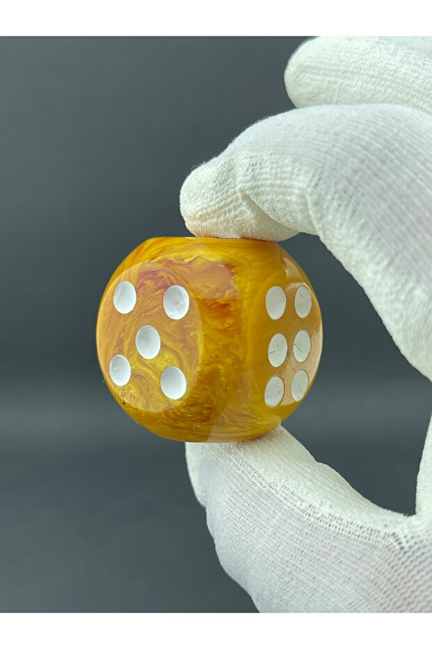 Squeeze Amber Dice Object - 1