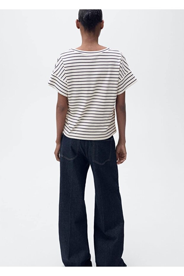 Μπλουζάκι με ριγέ V λαιμόκοψη - 4