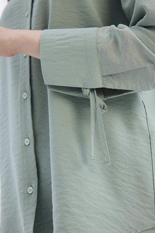 Normale Passform, einfarbiges Basic-Langarmshirt C3819AX25SP - 6