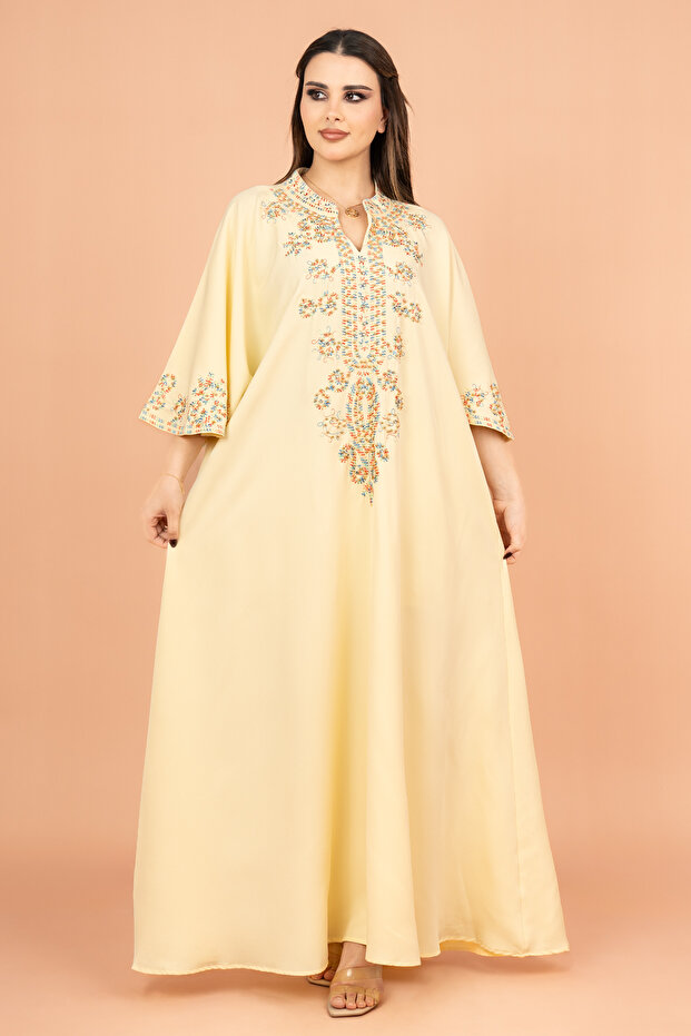 جلابية سادة بمقاسات حرة مع تطريز معقد - 1