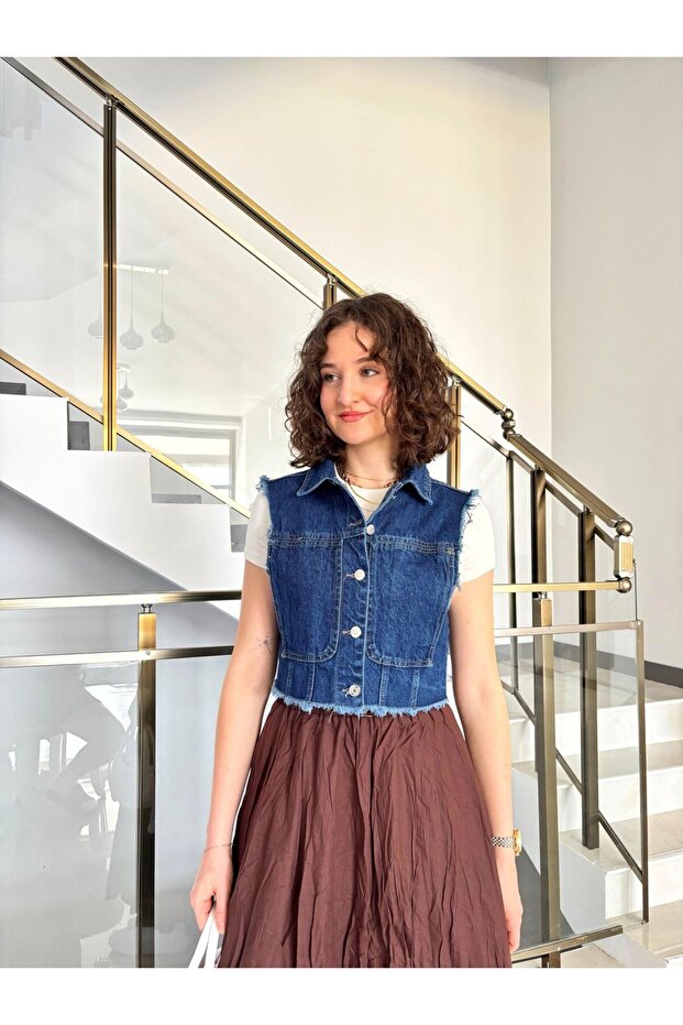 سترة من الدنيم بأزرار وياقة - 3