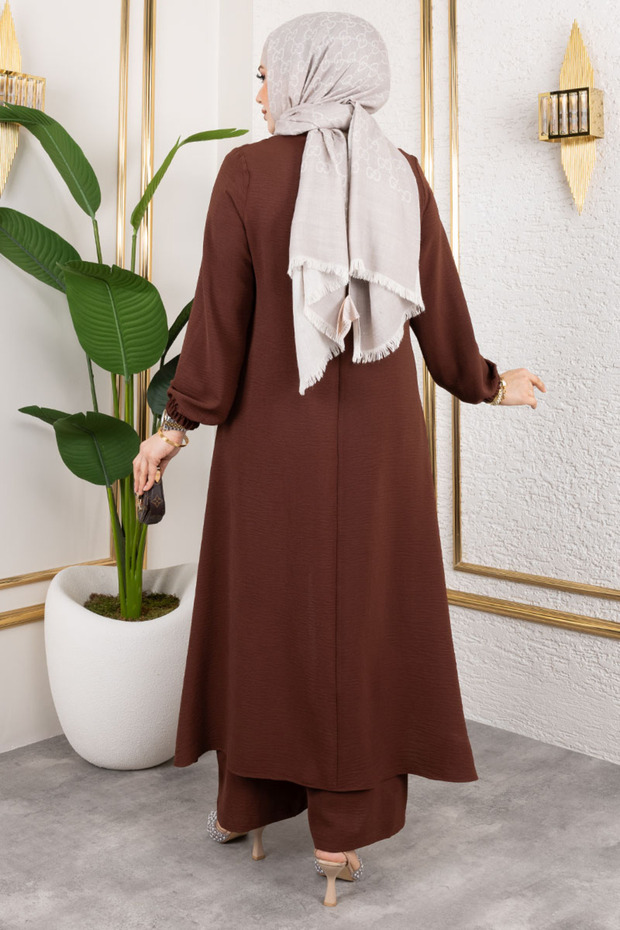 بدلة غير متناظرة مع قلادة - 4