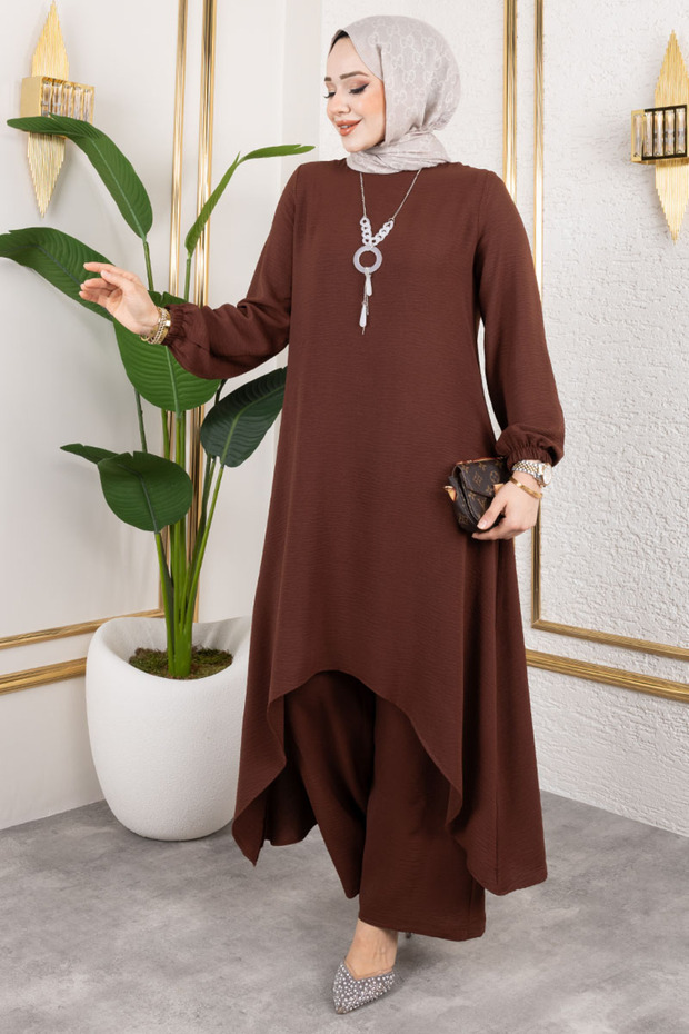 بدلة غير متناظرة مع قلادة - 2