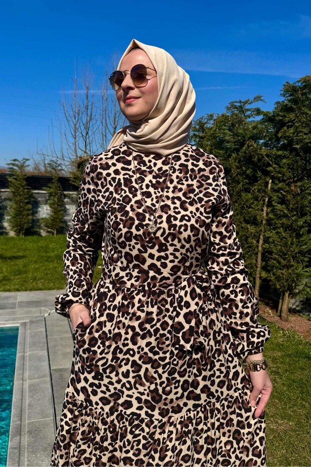 فستان بني بنقشة الفهد - 4