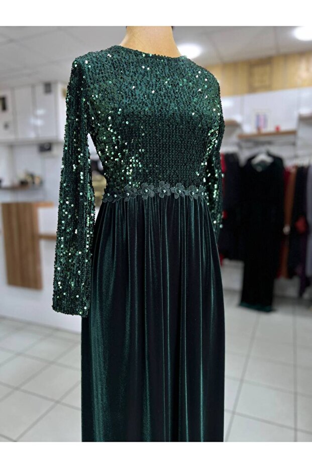 Pullu Yeşil Kadife Elbise - 4
