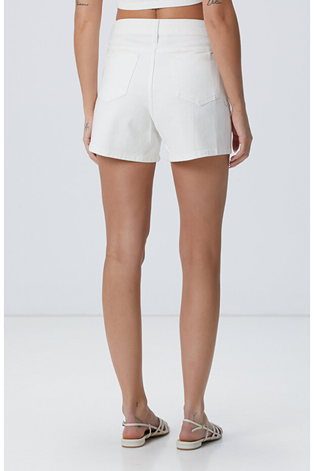 Beyaz Denim Şort - 5