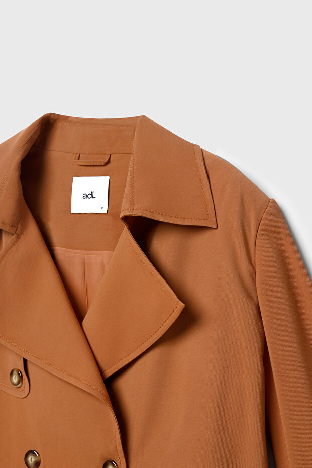 Nakışlı Düğmeli Ceket - 9