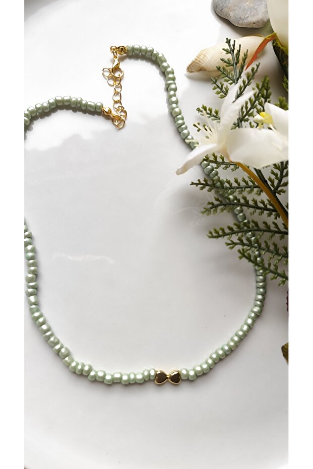 Gold Heart Detailed Bead Necklace