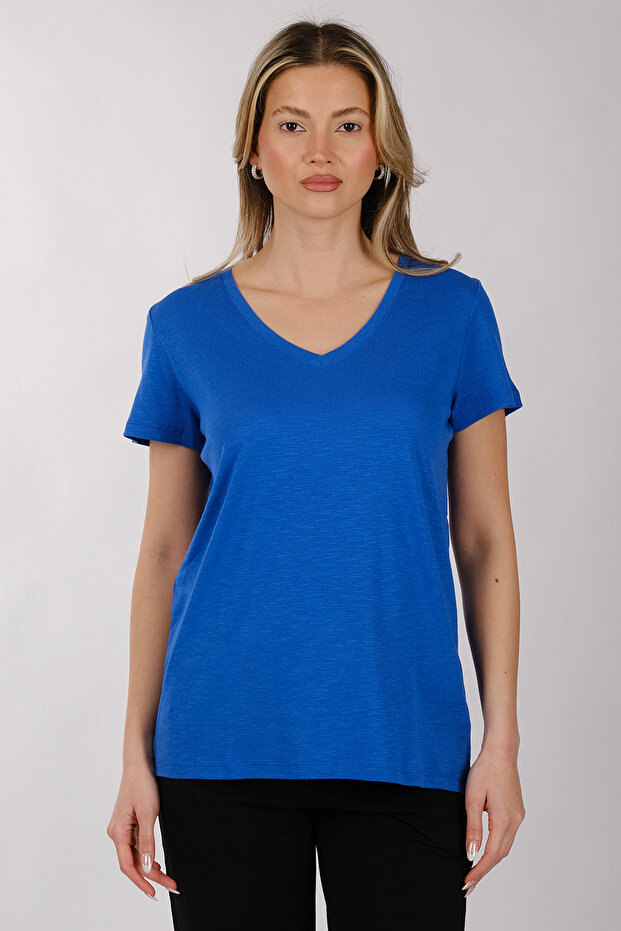 Women's Oversized V-Neck Short Sleeve Minimalist T-Shirt