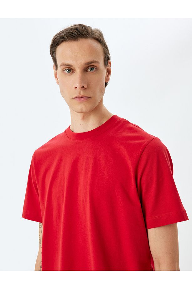 Pamuklu Bisiklet Yaka Regular Fit Kısa Kollu Basic Tişört - 1