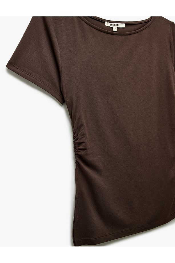 Drape Detaylı Slim Fit Kısa Kollu Yuvarlak Yaka Viskon Tişört - 5