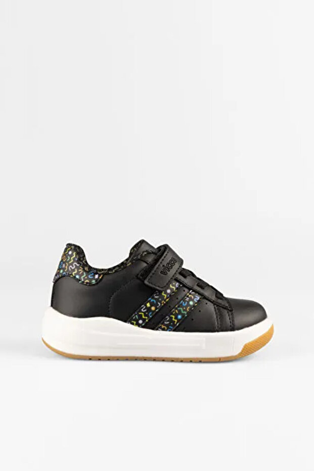 حذاء رياضي مضيء من بوكى باللون الأسود - 1