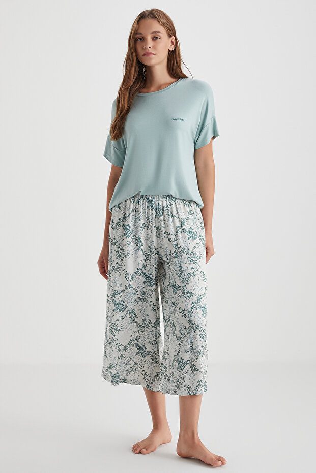 Capri Suit with Soft Texture - 1