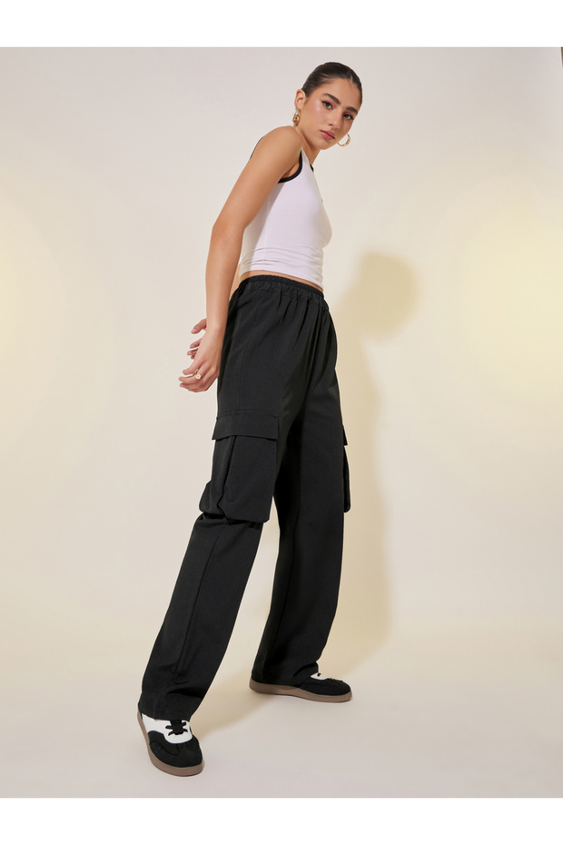 بنطلون كارغو سادة متوسط الارتفاع بقصّة عادية - 1