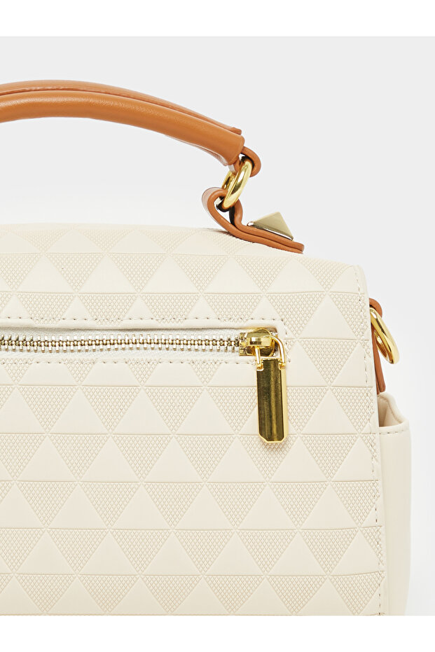 حقيبة يد بنمط ماسي مزخرف مع حزام قابل للتعديل - 3