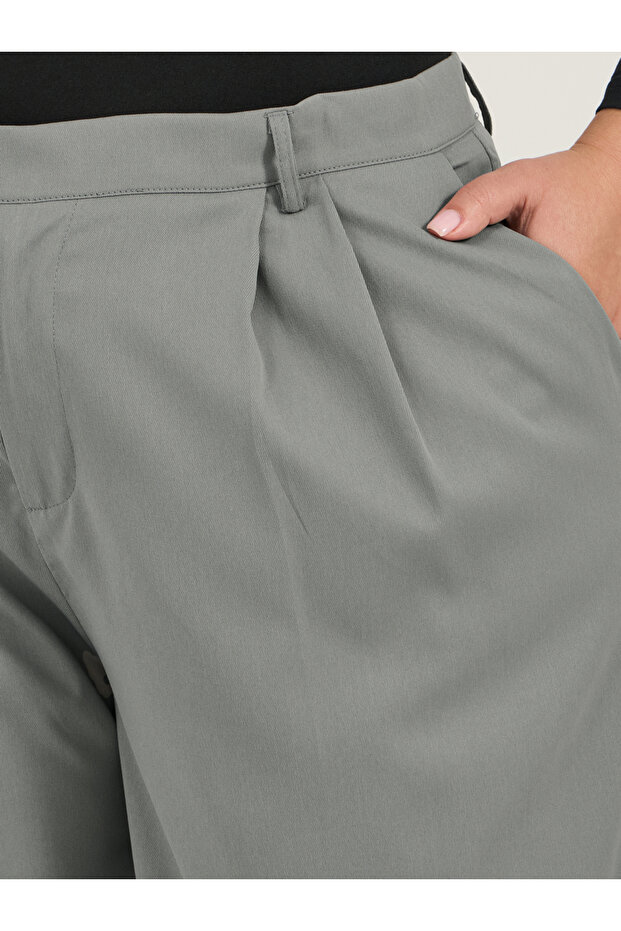 بنطلون واسع الساق مطوي سادة بمقاس كبير - 3