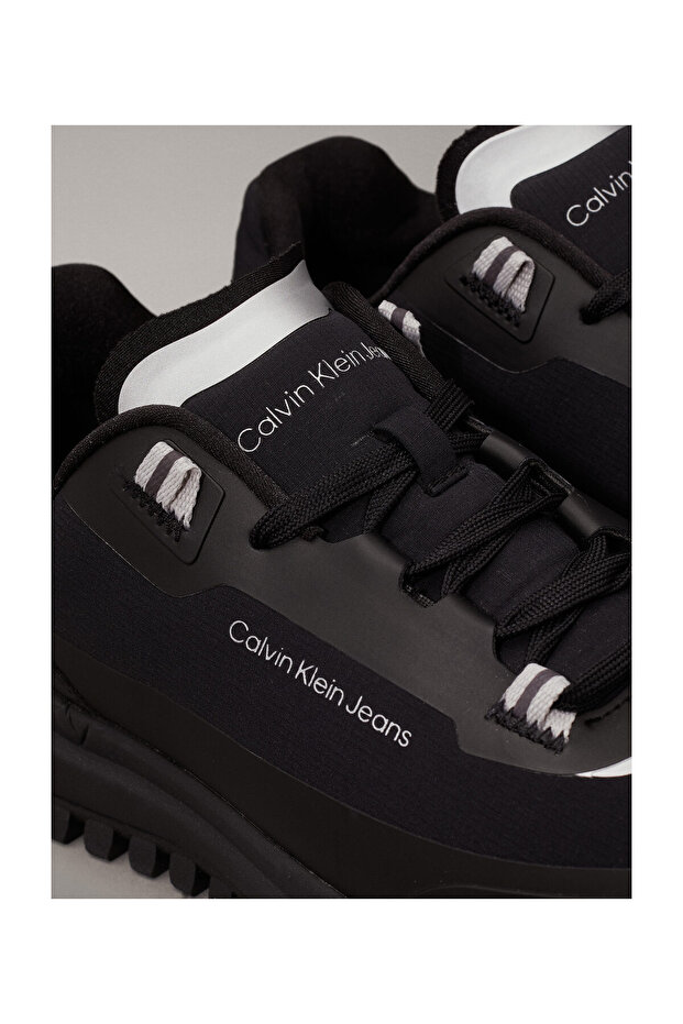 VIBRAM TOOTH RUNNER IN HI TECH - 8